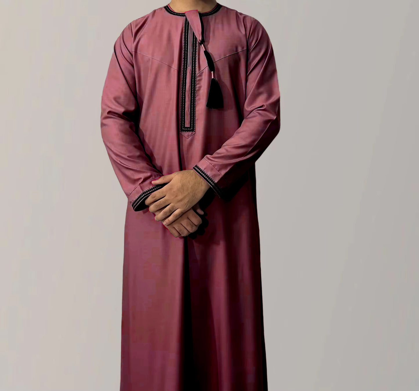Embroidered Round Neck Thick Tassel Robe
